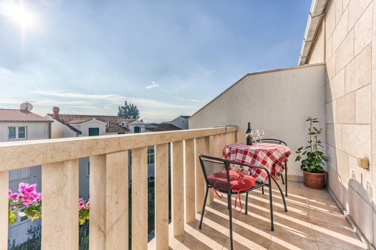 Apartments Katarina Bol Exterior photo